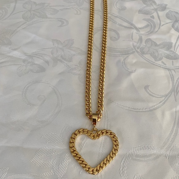 Moschino Chain Heart Necklace - Picture 5 of 13